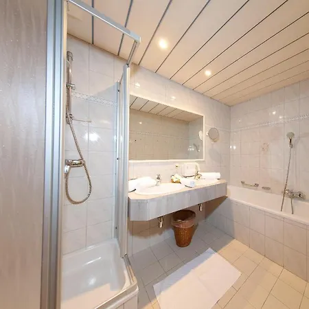 Landschuetzer Naturaktivhotel Hotel 3*